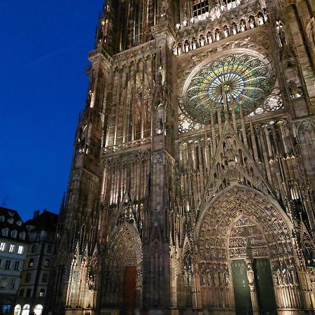 Les Appartements Place De La Cathedrale Strasbourg Bagian luar foto